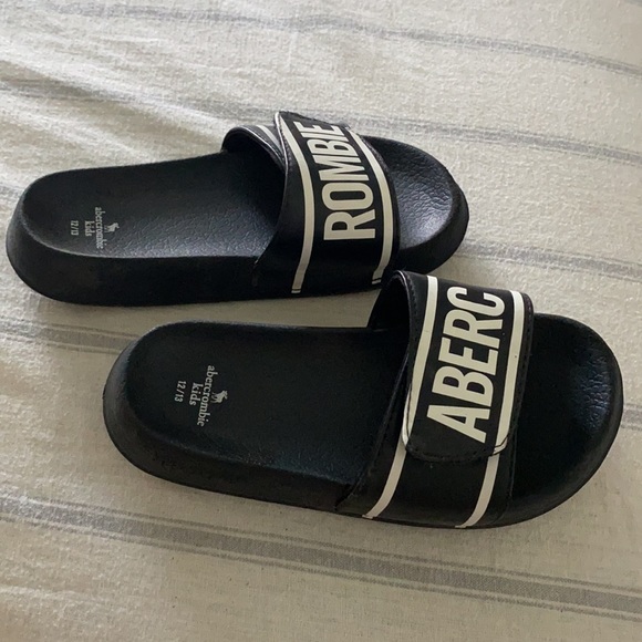 Abercrombie kids slides. Size 12/13 - Picture 4 of 7